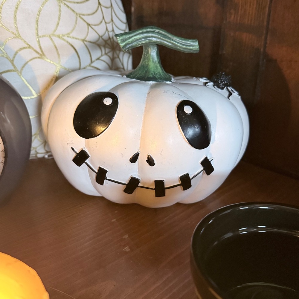 Unbranded Jack O Lantern Pumpkin Figurine OS White Good Spider Halloween Decor